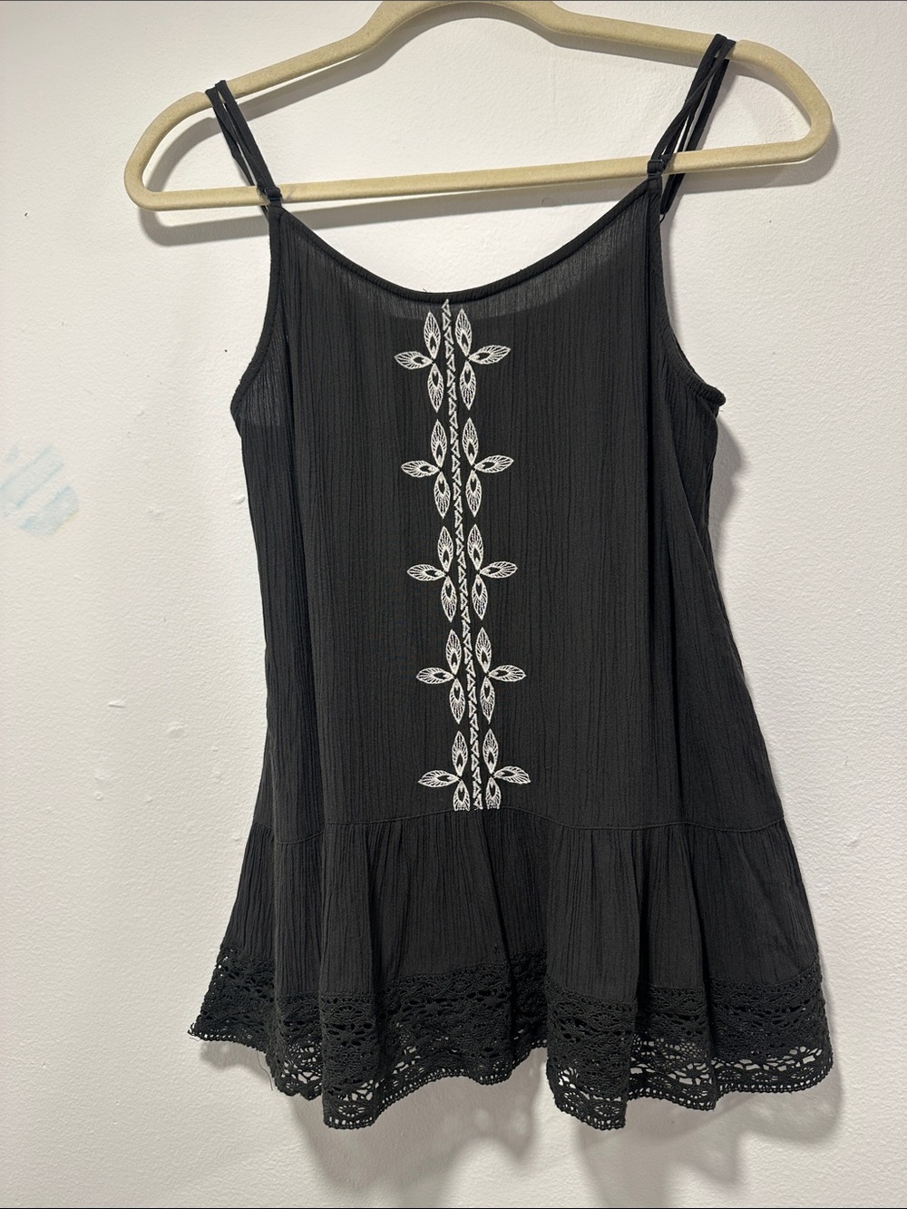 Mossimo Supply Co. Black Embroidered Ruffle-Hem Camisole 097